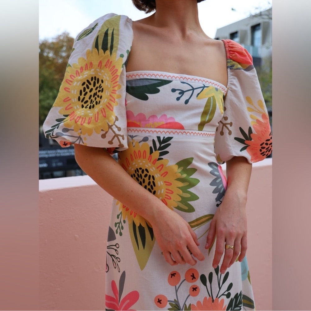 Vibrant Floral Maxi Dress with Puff Sleeves - Picture 5 of 9